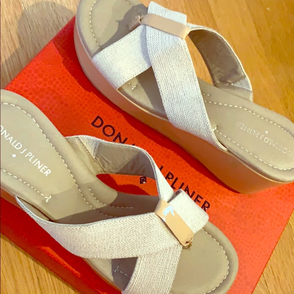 Donald J Pliner Platforms